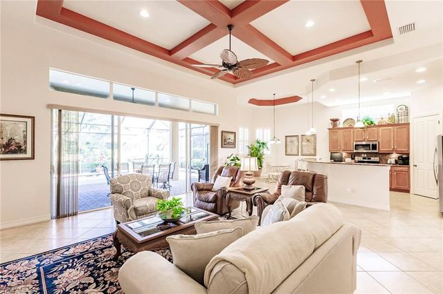 7684 Cottesmore DR, Naples, FL 34113