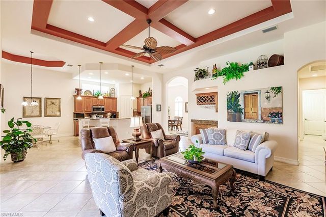 7684 Cottesmore DR, Naples, FL 34113