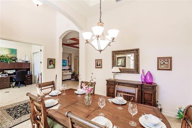 7684 Cottesmore DR, Naples, FL 34113