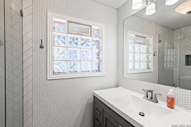 810 RIVER RD, Wimberley, TX 78676