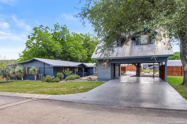 810 RIVER RD, Wimberley, TX 78676