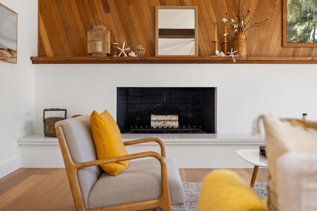 Image 5 of property listing at 1091 Laurel Lane, Pebble Beach, CA 93953