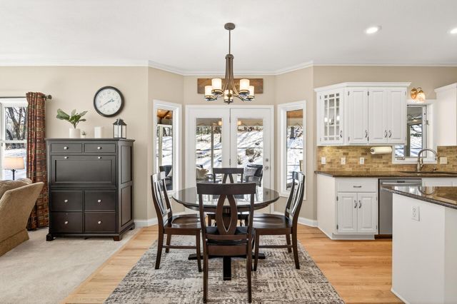 2536 Bridle Creek Trail, Chanhassen, MN 55317