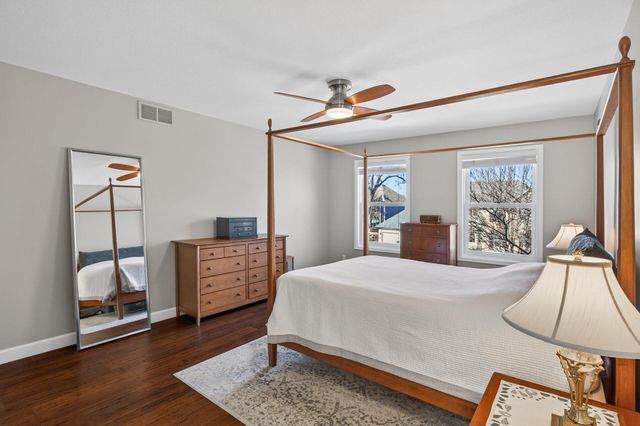 2536 Bridle Creek Trail, Chanhassen, MN 55317