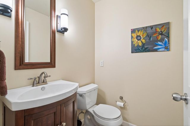 2536 Bridle Creek Trail, Chanhassen, MN 55317