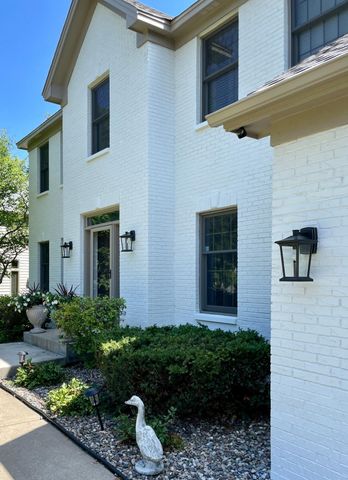 2536 Bridle Creek Trail, Chanhassen, MN 55317