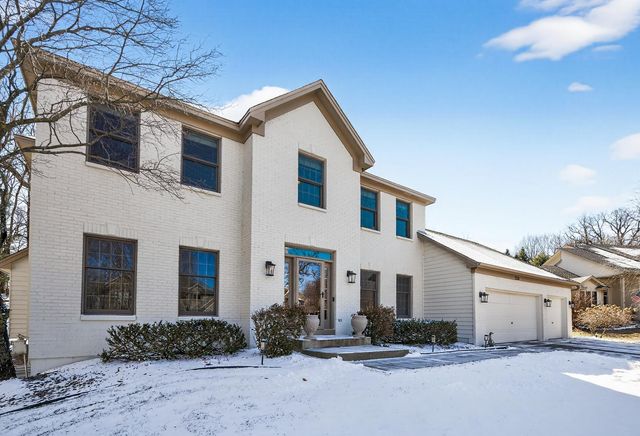 2536 Bridle Creek Trail, Chanhassen, MN 55317