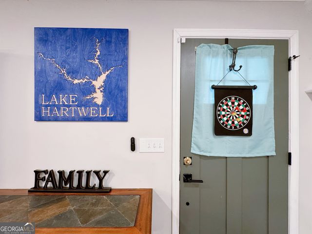 10 Gum Branch Circle, Hartwell, GA 30643