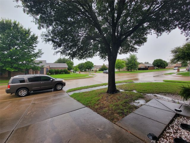 941 Honey Locust Lane, Crowley, TX 76036
