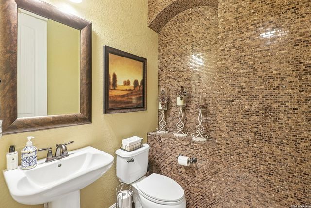 28718 Front Gate, Boerne, TX 78015