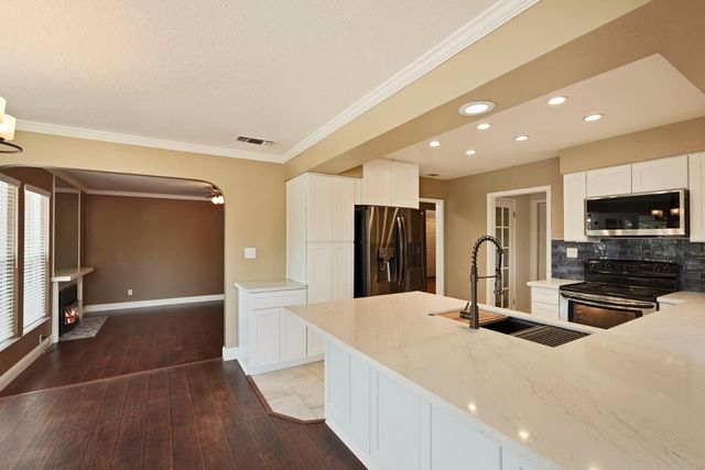 6441 Rexford Way, Carmichael, CA 95608