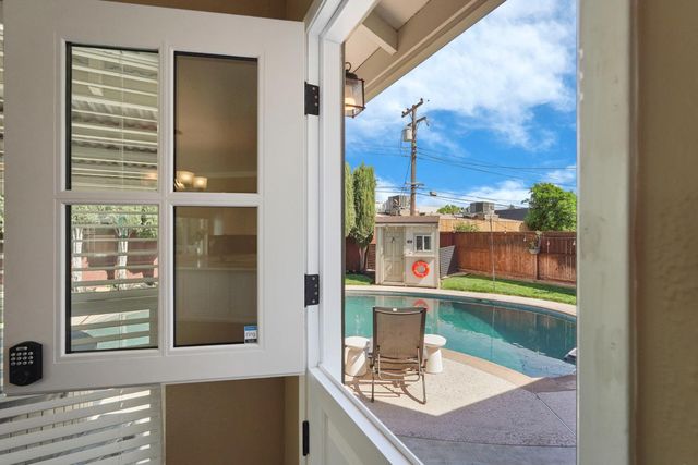 6441 Rexford Way, Carmichael, CA 95608