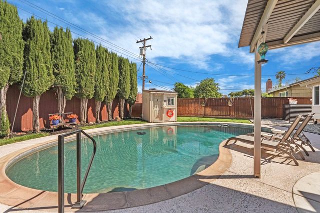 6441 Rexford Way, Carmichael, CA 95608