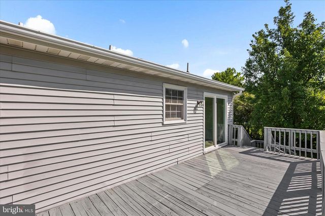 253 VEGAS DR, Hanover, PA 17331