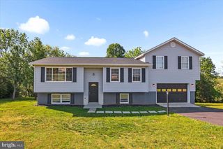 253 VEGAS DR, Hanover, PA 17331