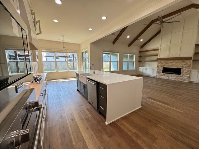 4114 Erin Drive, Rogers, AR 72758