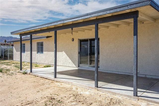 7129 Ivanpah, 29 Palms, CA 92277