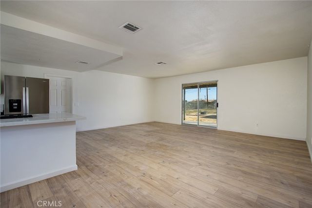 7129 Ivanpah, 29 Palms, CA 92277