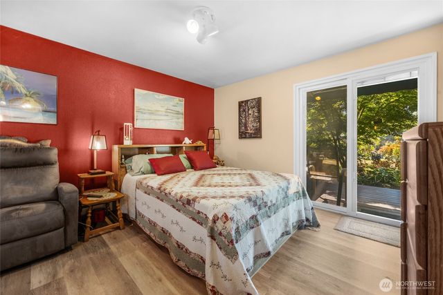 7818 185th Place SW, Edmonds, WA 98026