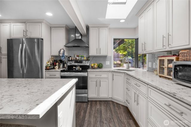7818 185th Place SW, Edmonds, WA 98026