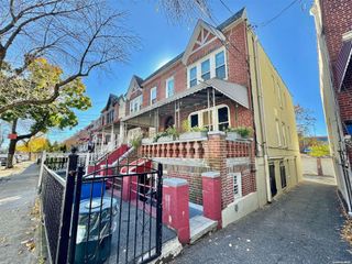 1022 E 219th Street, Bronx, NY 10469