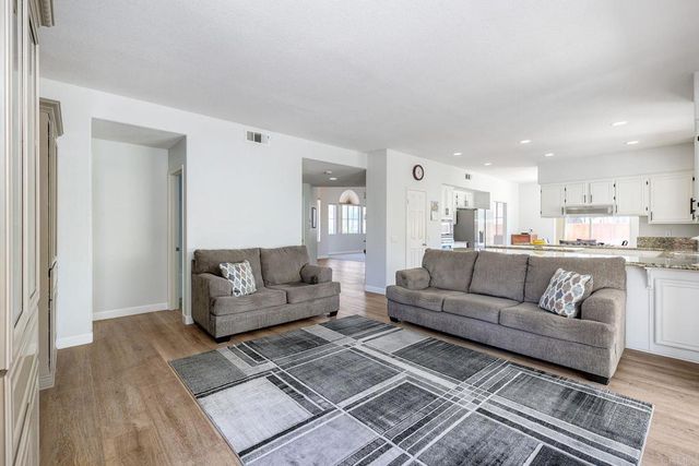 750 Avenida De La Barca, Chula Vista, CA 91910