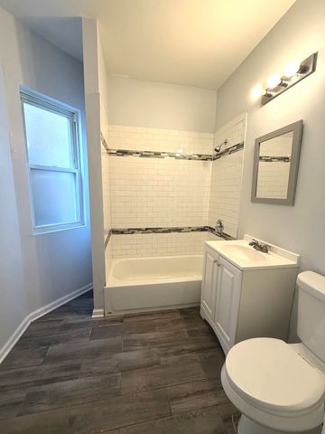 7224 S Saint Lawrence Avenue 2, Chicago, IL 60619