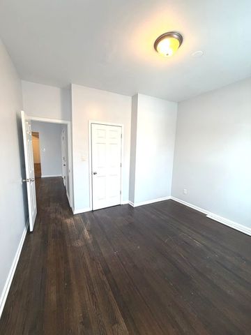 7224 S Saint Lawrence Avenue 2, Chicago, IL 60619