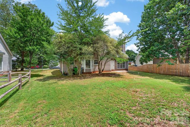 8511 Albury Walk Lane, Charlotte, NC 28277