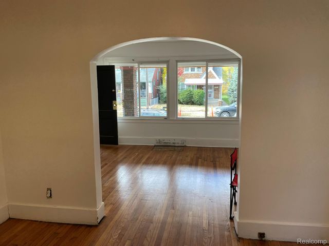 16846 Santa Rosa Drive, Detroit, MI 48221