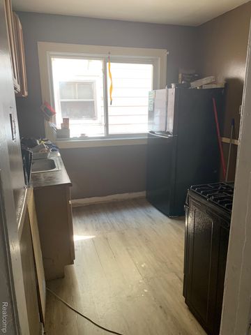 16846 Santa Rosa Drive, Detroit, MI 48221