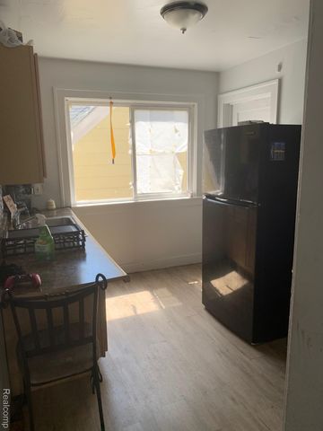 16846 Santa Rosa Drive, Detroit, MI 48221