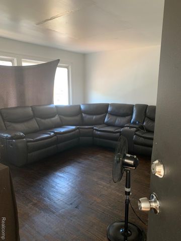 16846 Santa Rosa Drive, Detroit, MI 48221