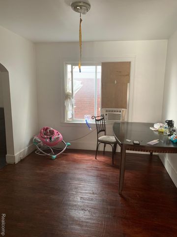 16846 Santa Rosa Drive, Detroit, MI 48221