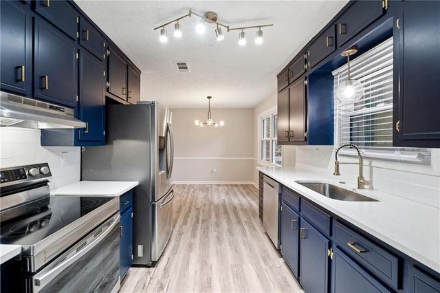 1564 Mill Run Court, Lawrenceville, GA 30046