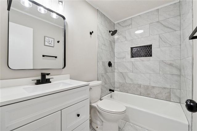 1564 Mill Run Court, Lawrenceville, GA 30046