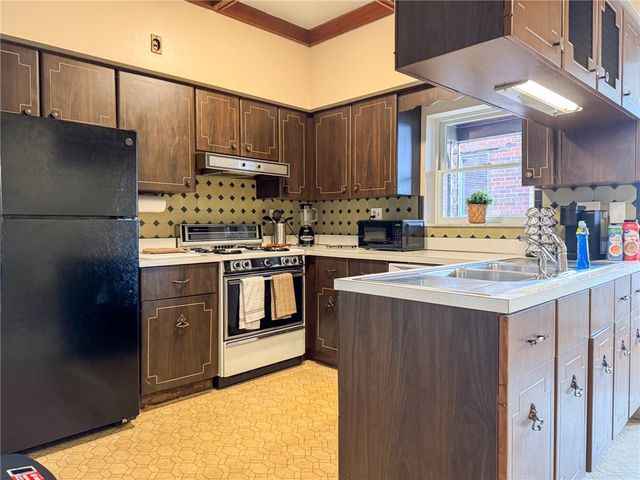 105 S 5th Street, Duquesne, PA 15110