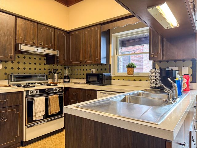 105 S 5th Street, Duquesne, PA 15110