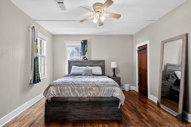 831 Center Street, Conway, AR 72034