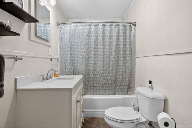 831 Center Street, Conway, AR 72034