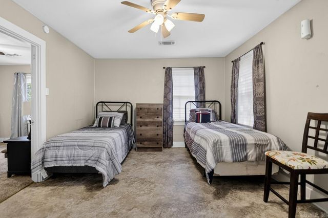 831 Center Street, Conway, AR 72034