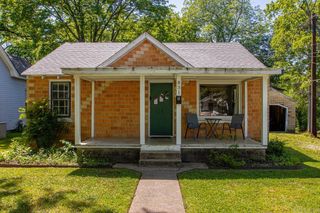 831 Center Street, Conway, AR 72034