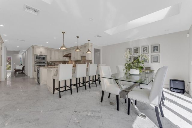 355 Oakview Drive, Delray Beach, FL 33445