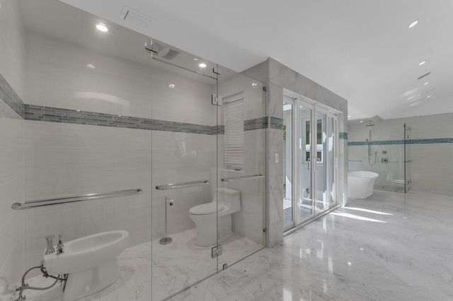 355 Oakview Drive, Delray Beach, FL 33445