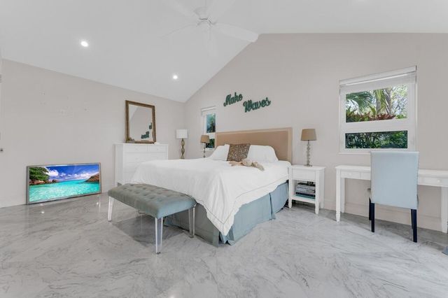 355 Oakview Drive, Delray Beach, FL 33445