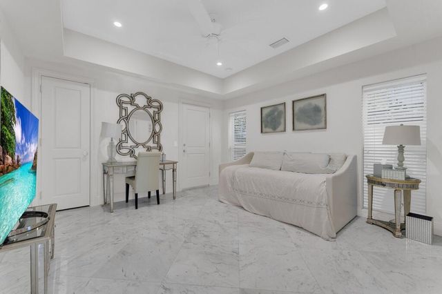 355 Oakview Drive, Delray Beach, FL 33445