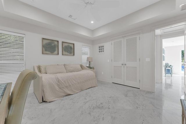 355 Oakview Drive, Delray Beach, FL 33445