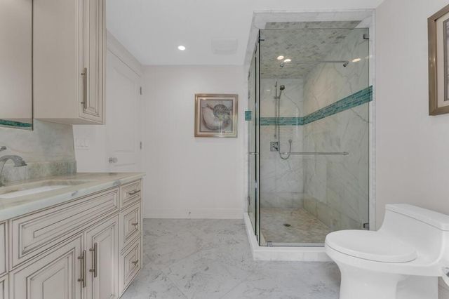 355 Oakview Drive, Delray Beach, FL 33445