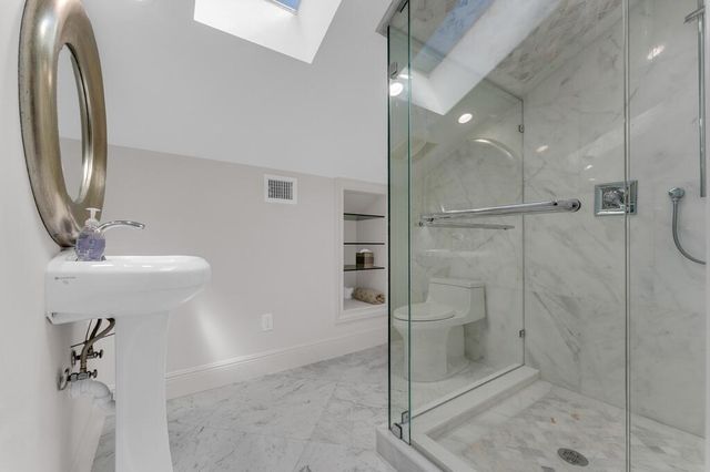 355 Oakview Drive, Delray Beach, FL 33445