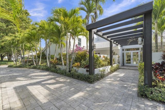 355 Oakview Drive, Delray Beach, FL 33445
